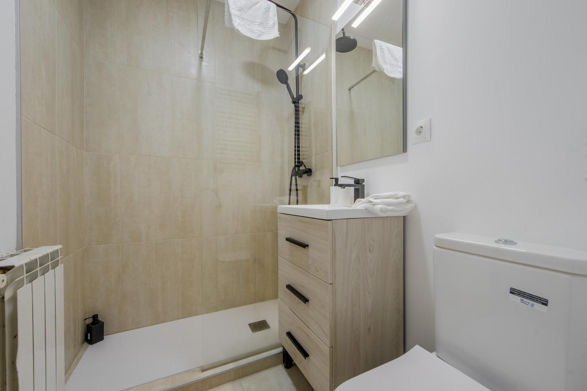 Premium Apt Para 9Pax En Calle Olmo - Centro De Madrid E1 外观 照片